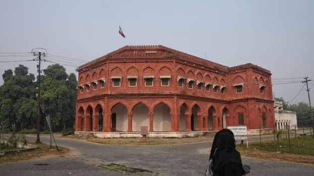 Supreme Court to Decide on Aligarh Muslim University&rsquo;s Minority Status (GS Paper 2, Polity)